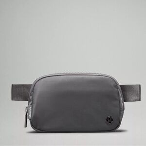 NWT LULULEMON ATHLETICA EVERYWHERE BELT BAG 1 L GRAY UNISEX